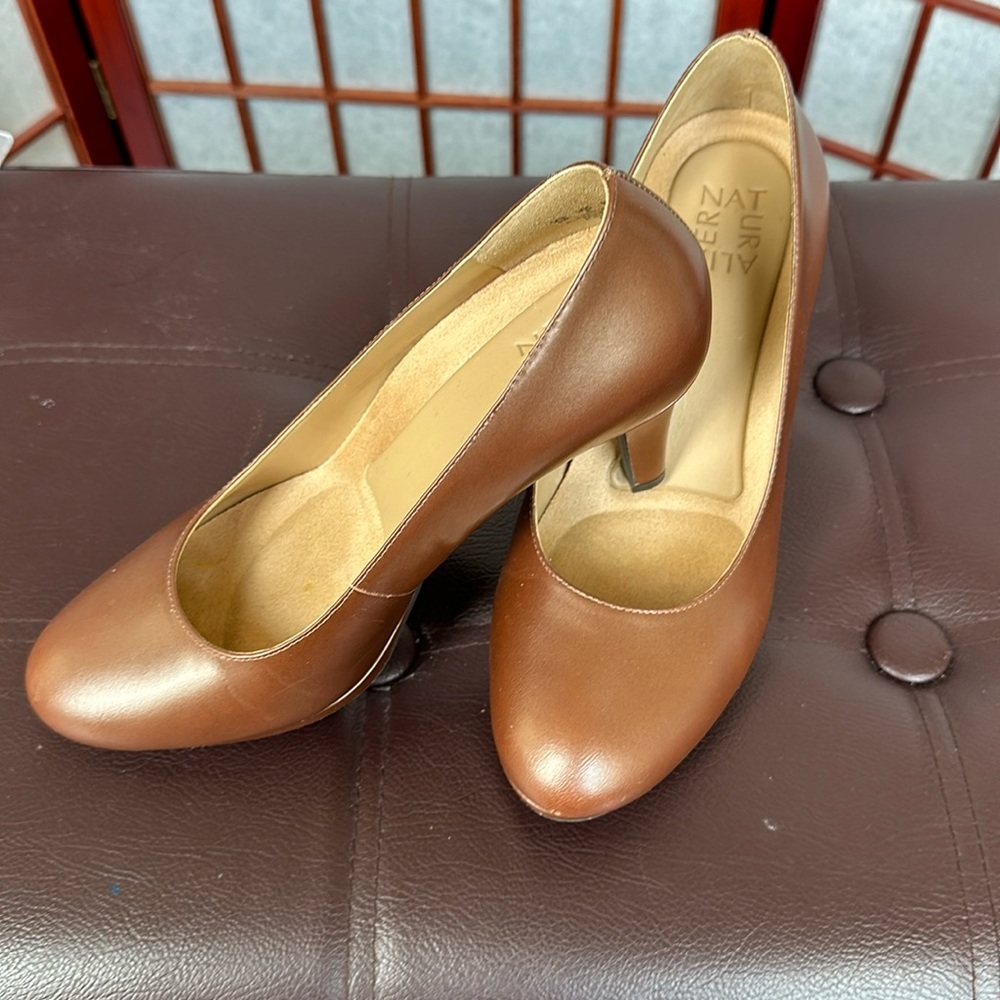 Naturalizer brown shoes